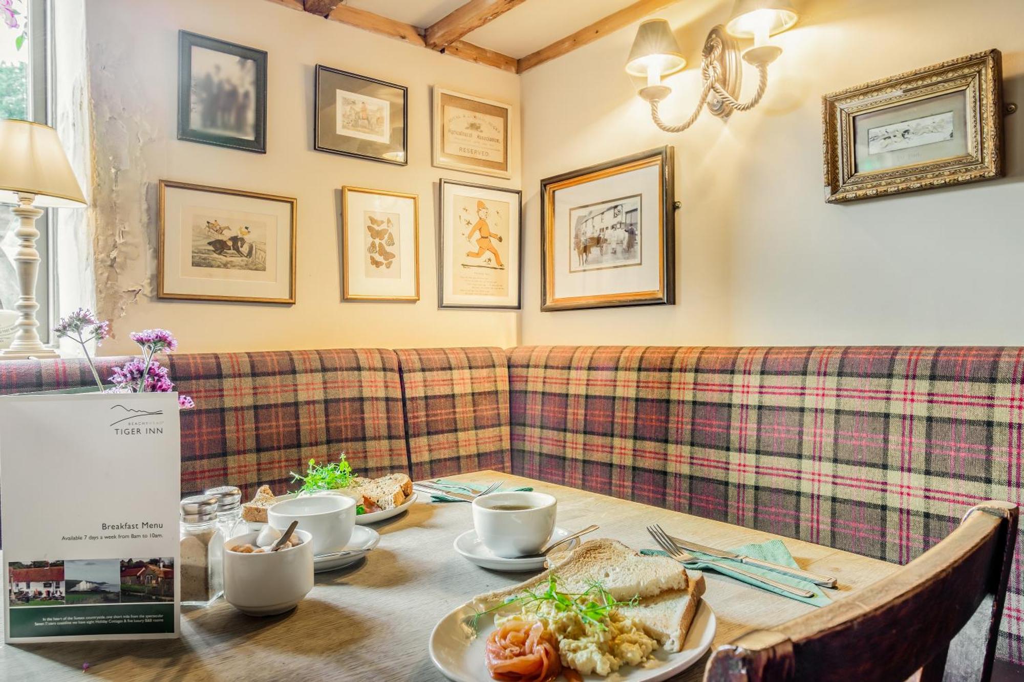 Tiger Inn - Elizabeth Eastdean Eksteriør billede